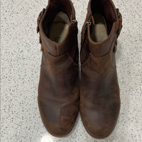 UGG Brown Ankle Boots with Buckle Straps and Low Heel - Picture 11 of 11